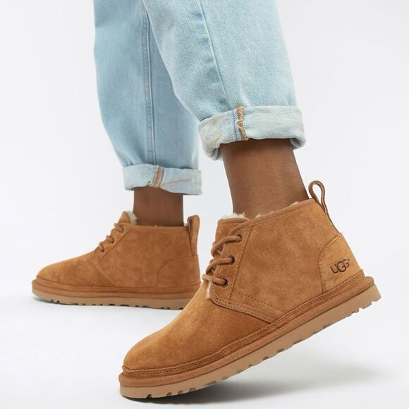 Like new UGG Neumel Chestnut Lace up ankle boots. - Picture 2 of 11